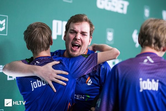 AI PC板块持续上涨 思泉新材引领市场热潮