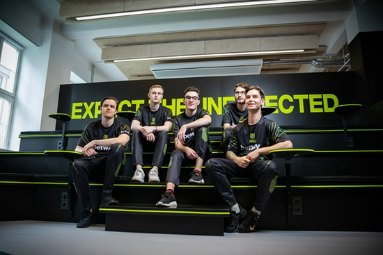 腾讯王者荣耀世界正式定档引发热议